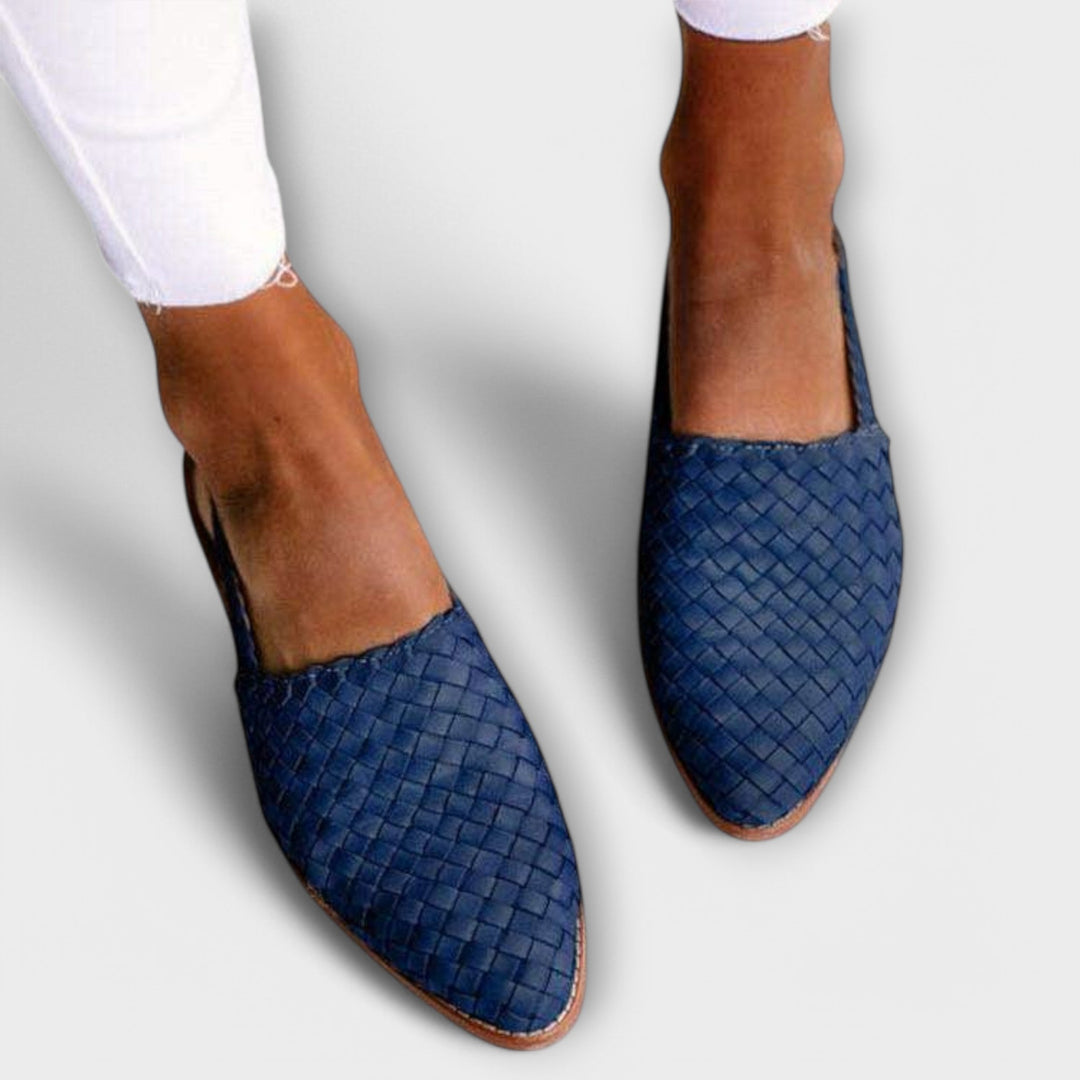 Luísa - Dam Moccasins