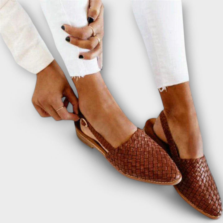 Luísa - Dam Moccasins