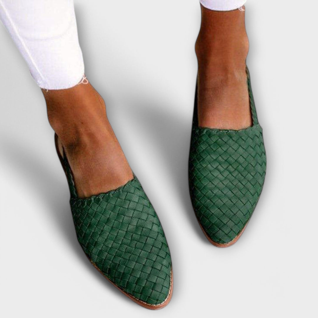 Luísa - Dam Moccasins