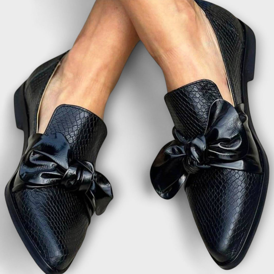 Cláudia - Loafer med Dekorativ Slips