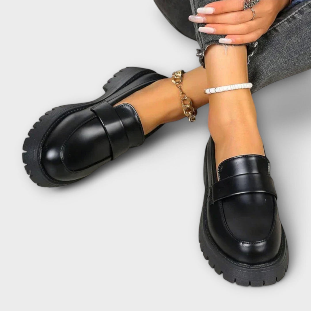 Kvinnliga Mokasiner med Ortopedisk Design och Satin Klackar