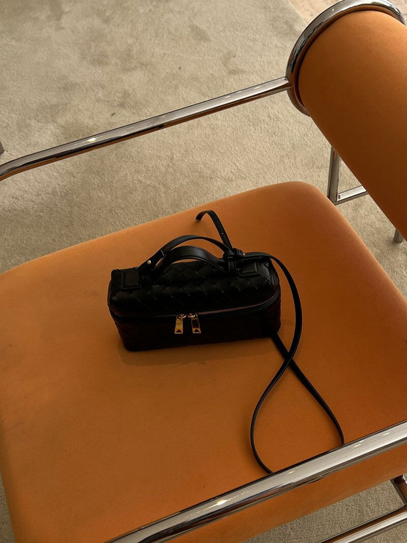 Celeste Sleek Mini Box Handväska